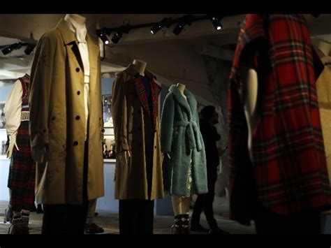 burberry distruzione invenduto|burberry news.